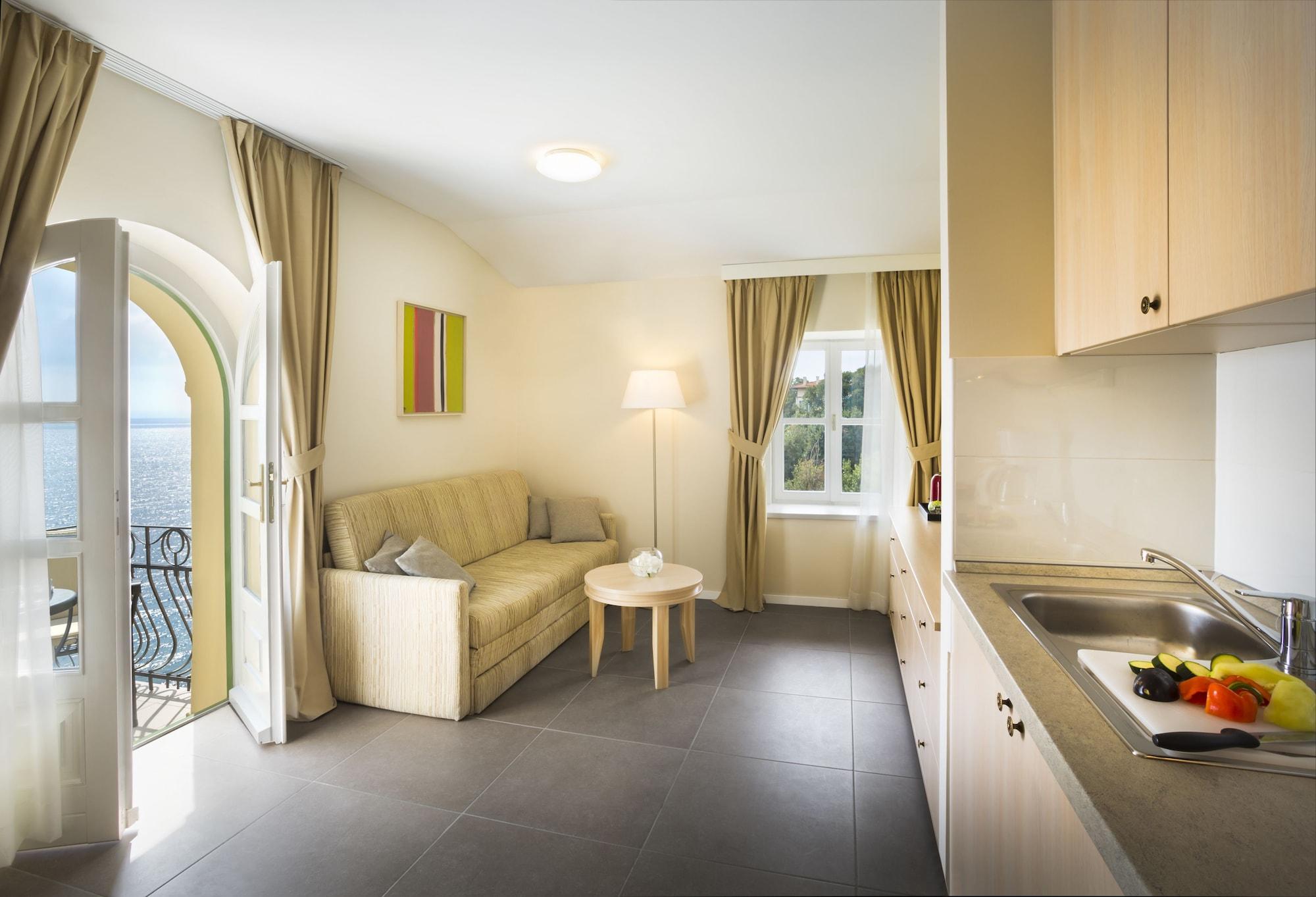 Apartments Belvedere - Liburnia Lovran Exterior foto